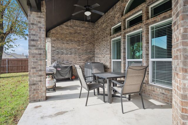 506 Crestview Drive, Midlothian, TX 76065