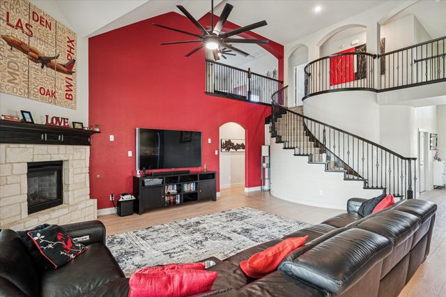 506 Crestview Drive, Midlothian, TX 76065