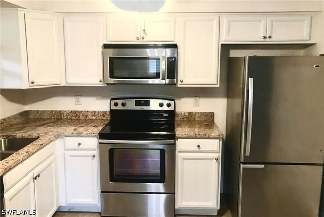 3325 Airport RD N A8, Naples, FL 34105