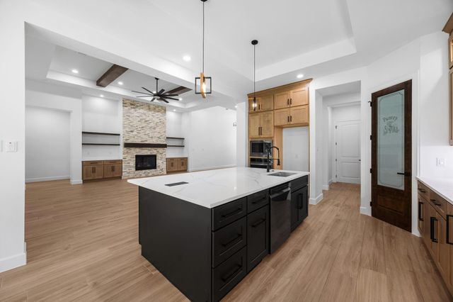 220 Birdie Dr, Hempstead, TX 77445