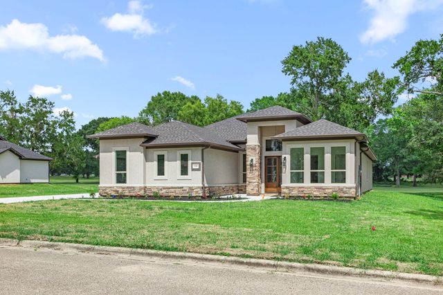 220 Birdie Dr, Hempstead, TX 77445