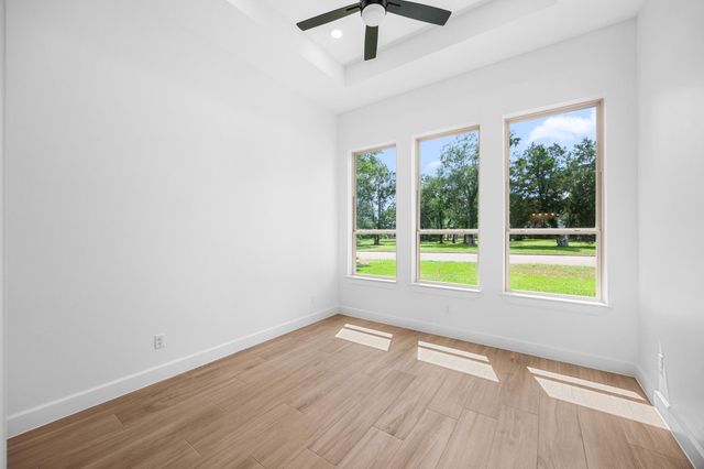 220 Birdie Dr, Hempstead, TX 77445