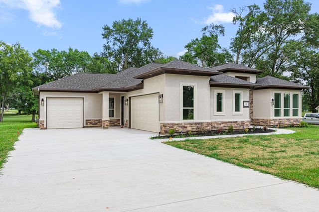 220 Birdie Dr, Hempstead, TX 77445