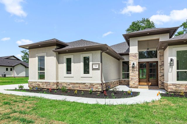 220 Birdie Dr, Hempstead, TX 77445