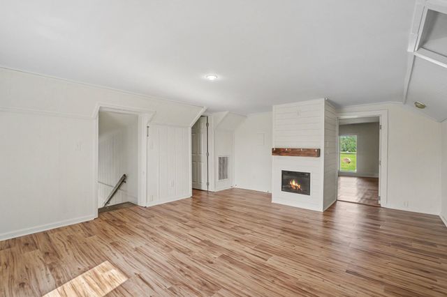 301 Bob Perry Rd, Bethpage, TN 37022