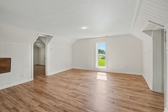 301 Bob Perry Rd, Bethpage, TN 37022
