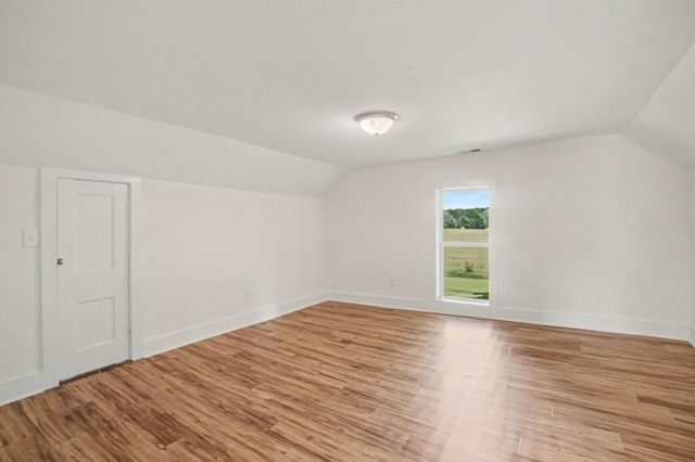 301 Bob Perry Rd, Bethpage, TN 37022