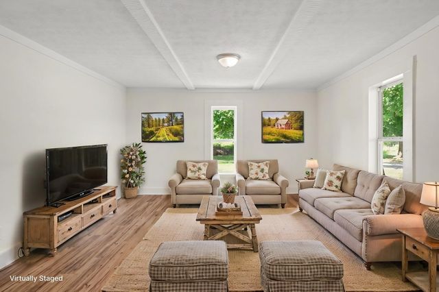 301 Bob Perry Rd, Bethpage, TN 37022