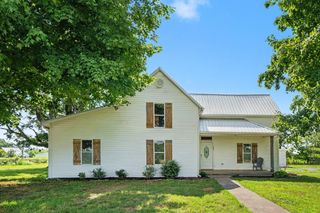 301 Bob Perry Rd, Bethpage, TN 37022