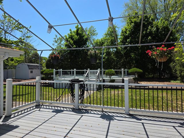 10 Meehan Lane, Coram, NY 11727
