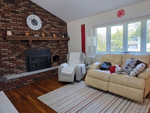 10 Meehan Lane, Coram, NY 11727
