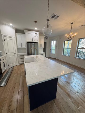 109 Cove Point, Conroe, TX 77356