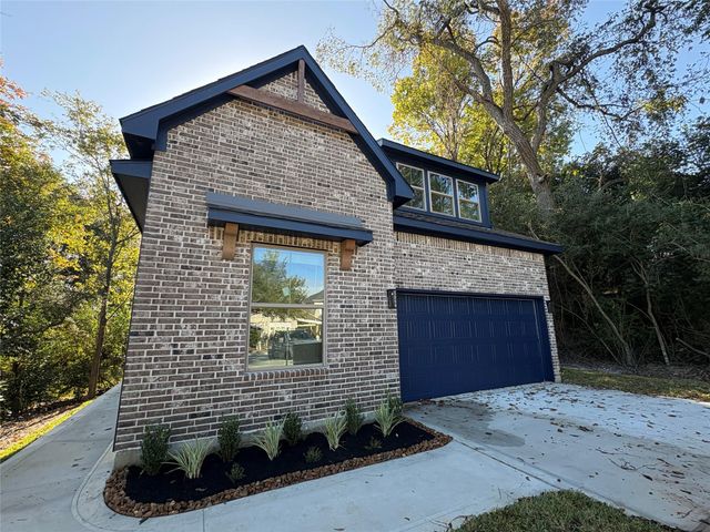 109 Cove Point, Conroe, TX 77356