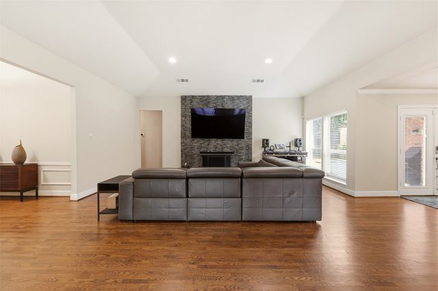 6302 Warm Mist Lane, Dallas, TX 75248
