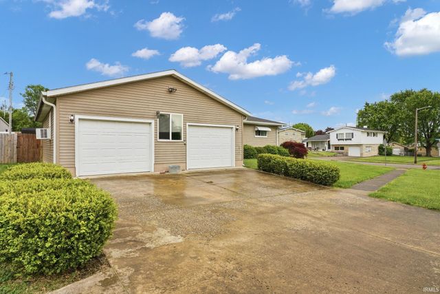 234 Shawnee Drive, Bedford, IN 47421