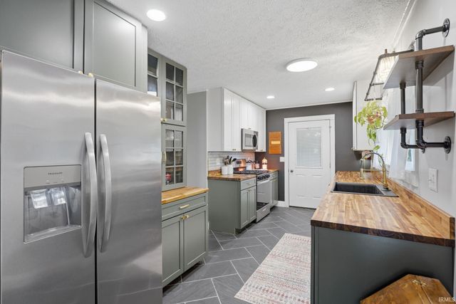 234 Shawnee Drive, Bedford, IN 47421