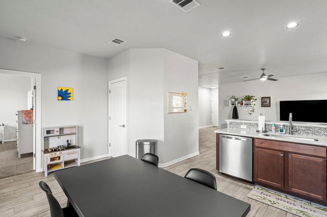 238 Wells BND, Hutto, TX 78634