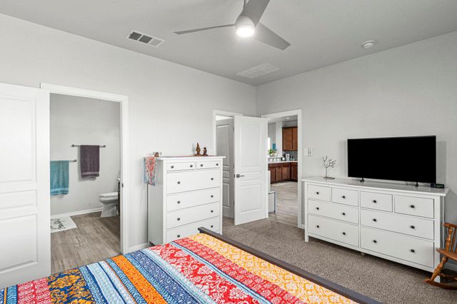 238 Wells BND, Hutto, TX 78634