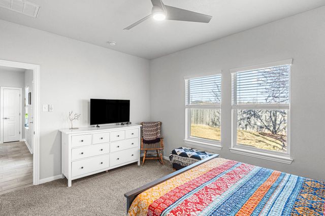 238 Wells BND, Hutto, TX 78634