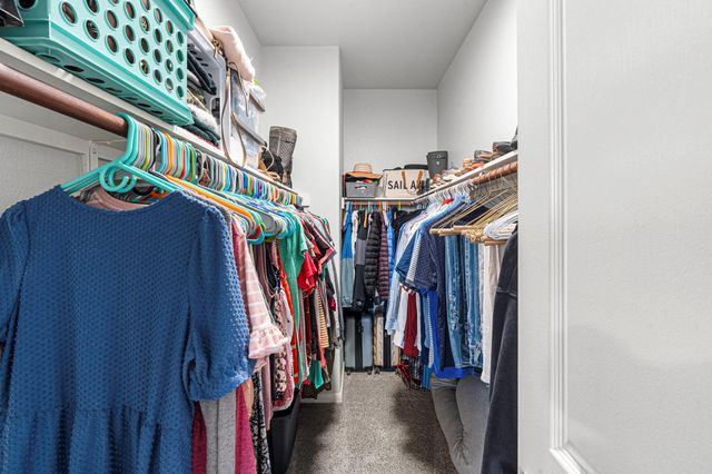 238 Wells BND, Hutto, TX 78634