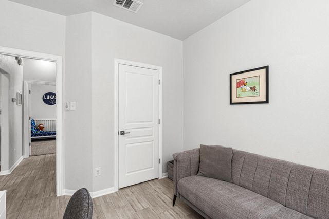 238 Wells BND, Hutto, TX 78634