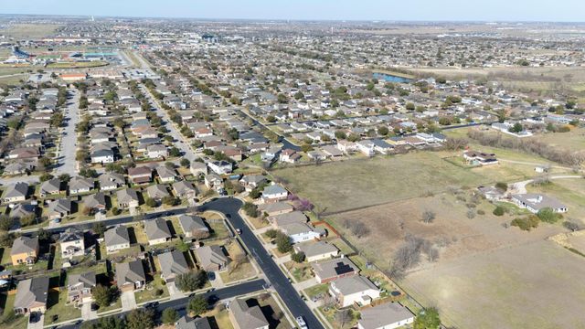 238 Wells BND, Hutto, TX 78634