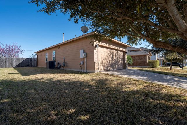238 Wells BND, Hutto, TX 78634