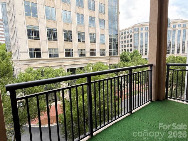 4625 Piedmont Row Drive 400, Charlotte, NC 28210
