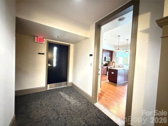 4625 Piedmont Row Drive 400, Charlotte, NC 28210
