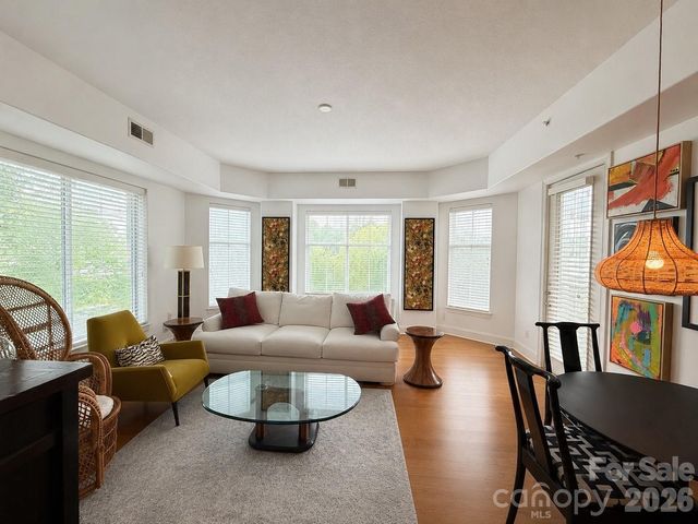 4625 Piedmont Row Drive 400, Charlotte, NC 28210