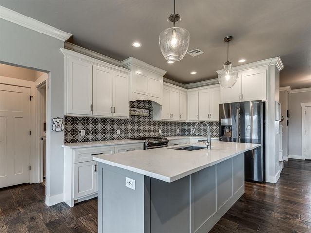2333 Bretton Lane, Edmond, OK 73012