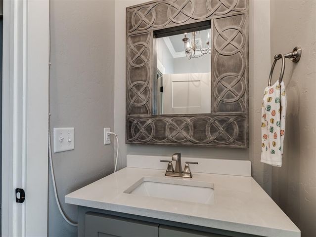 2333 Bretton Lane, Edmond, OK 73012