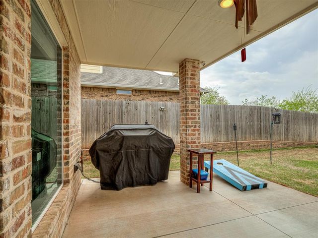 2333 Bretton Lane, Edmond, OK 73012