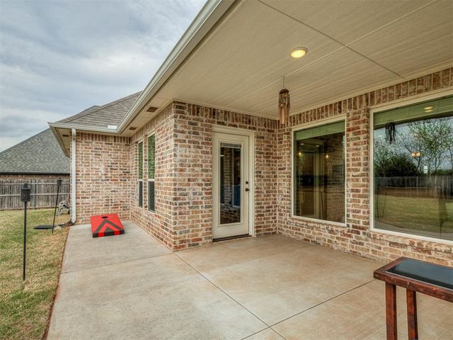 2333 Bretton Lane, Edmond, OK 73012