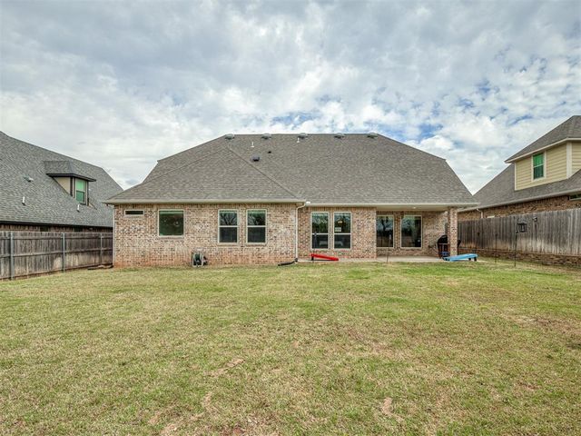 2333 Bretton Lane, Edmond, OK 73012