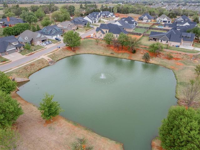 2333 Bretton Lane, Edmond, OK 73012