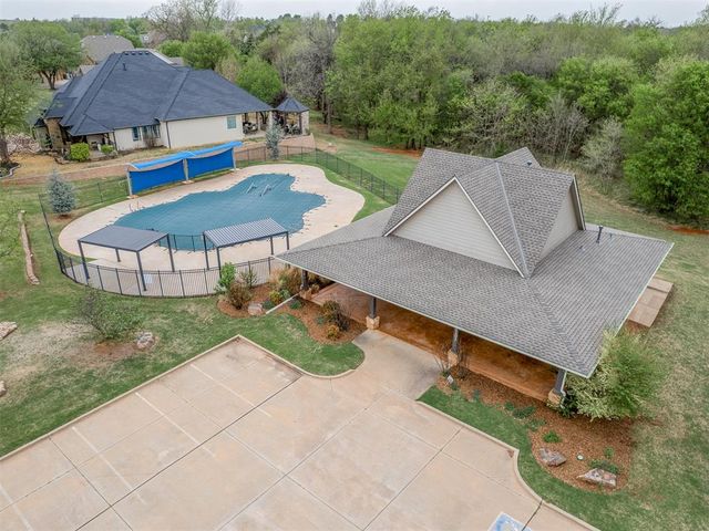 2333 Bretton Lane, Edmond, OK 73012