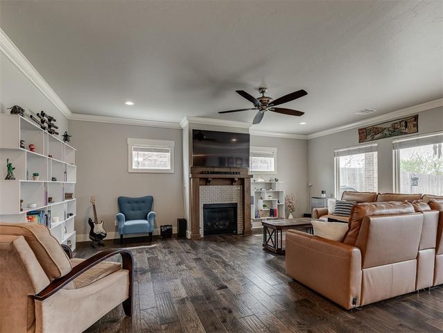 2333 Bretton Lane, Edmond, OK 73012