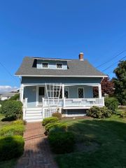 22 Beach Road, Groton, CT 06340