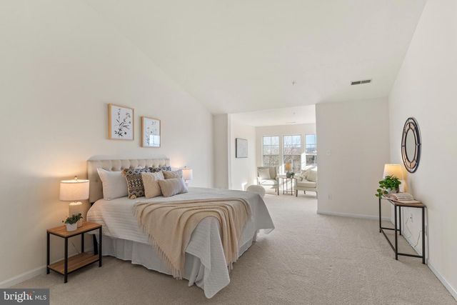 8800 STONEHOUSE DR, Ellicott City, MD 21043