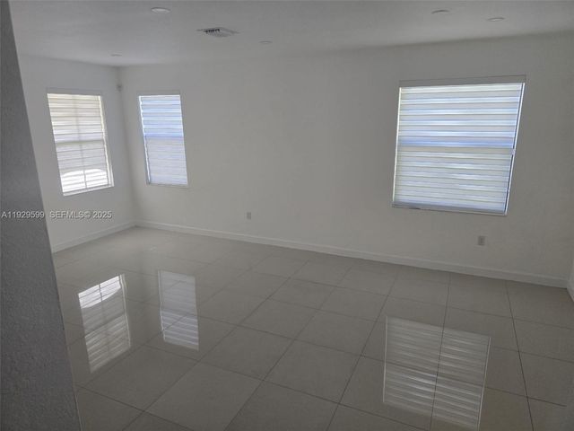 3399 W 90th Ter 0, Hialeah, FL 33018