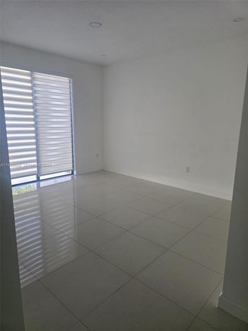 3399 W 90th Ter 0, Hialeah, FL 33018