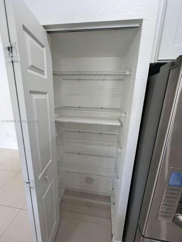 3399 W 90th Ter 0, Hialeah, FL 33018