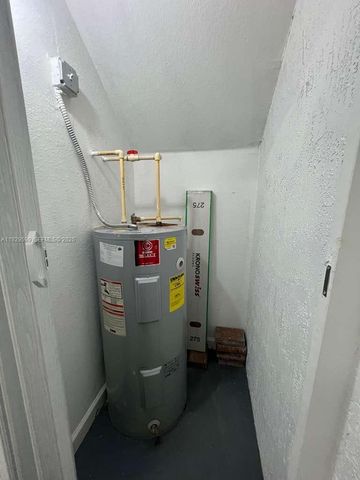 3399 W 90th Ter 0, Hialeah, FL 33018