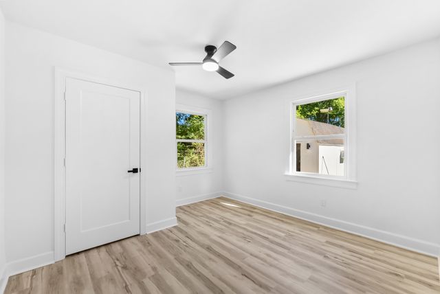 928 Chickasaw Ave, Nashville, TN 37207
