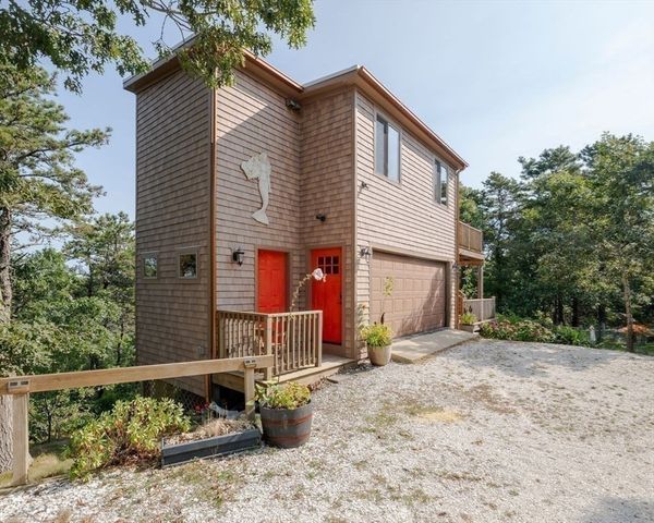 9 Kinnikinnick Road, Truro, MA 02666