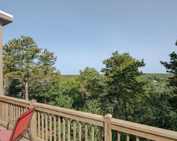 9 Kinnikinnick Road, Truro, MA 02666