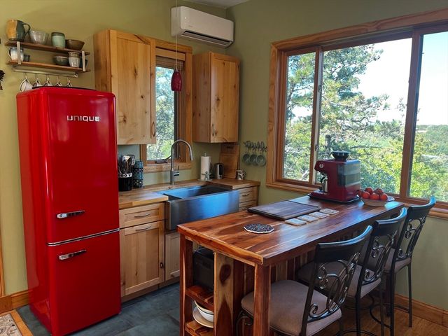 9 Kinnikinnick Road, Truro, MA 02666