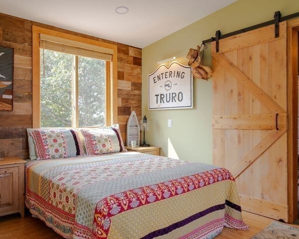 9 Kinnikinnick Road, Truro, MA 02666