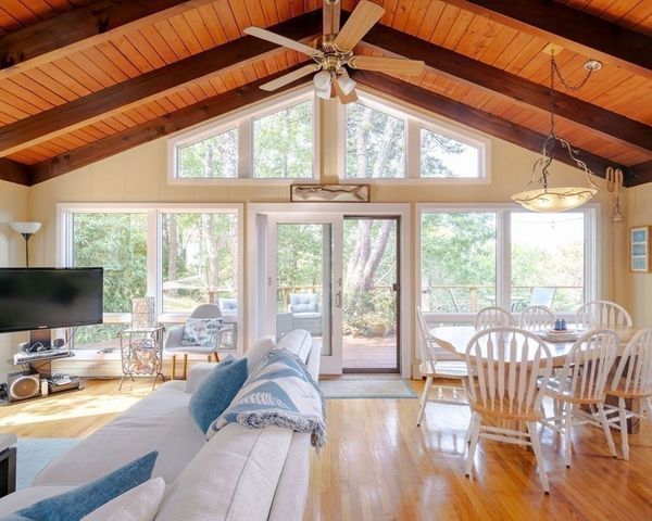 9 Kinnikinnick Road, Truro, MA 02666